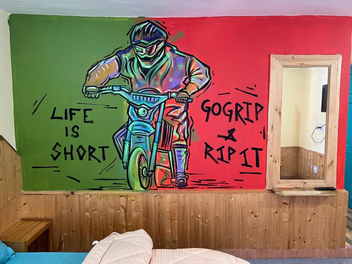 The Vagabond Manali Hostel Bagian luar foto